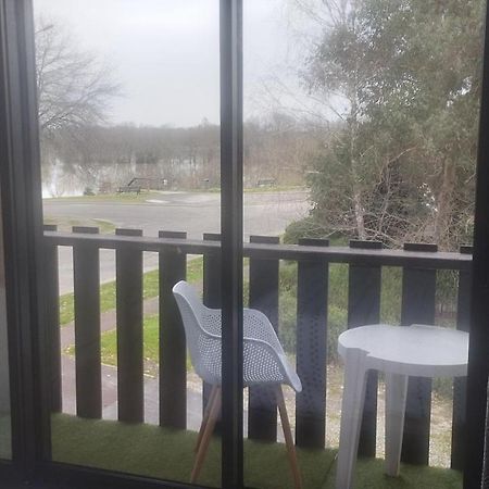 Studio Tout Confort Au Bord Du Lac D'Estey Lägenhet Dax Exteriör bild